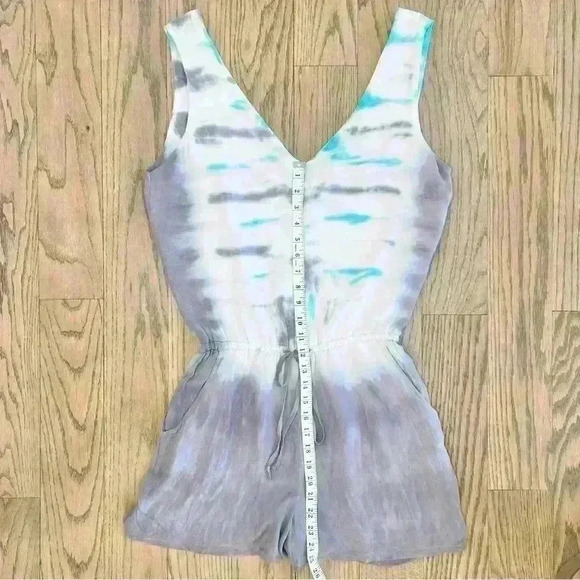 Young Fabulous & Broke Women’s Tie Dye Short Tank Romper Size Small - Picture 10 of 13